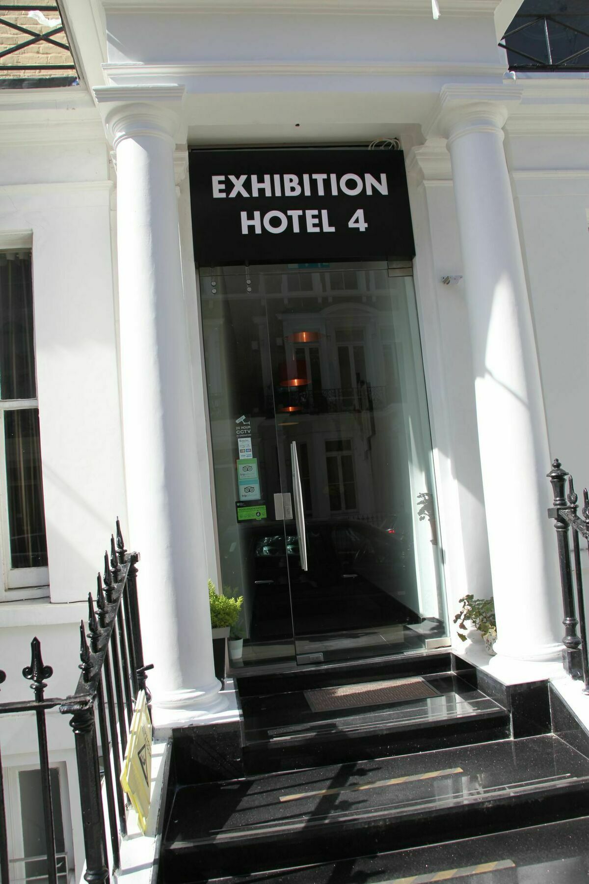 Exhibition Court 4 Londra